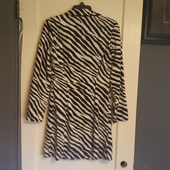 Abyer Zebra Print Coat - Picture 3 of 3
